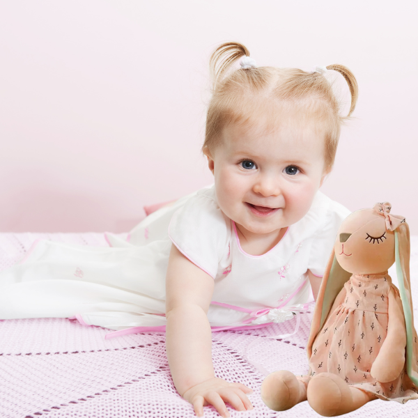oudou-lapin-fille-bebe-contente-variante-rose