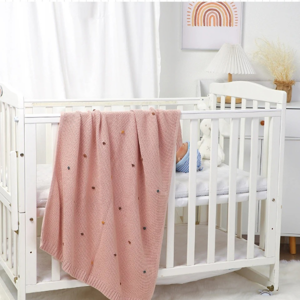 couverture-bebe-rose-berceau-dodo